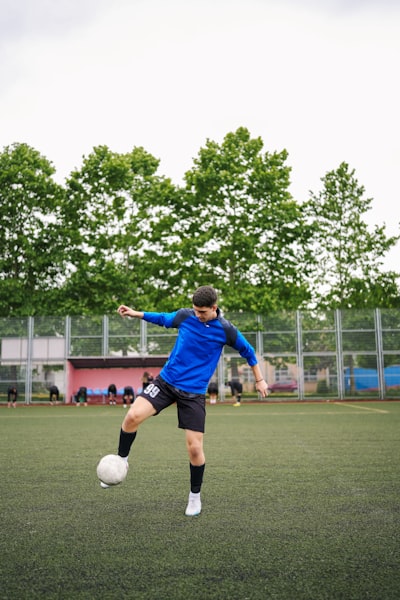 من أخذ دوري أبطال أوروبا سنة 2000؟
